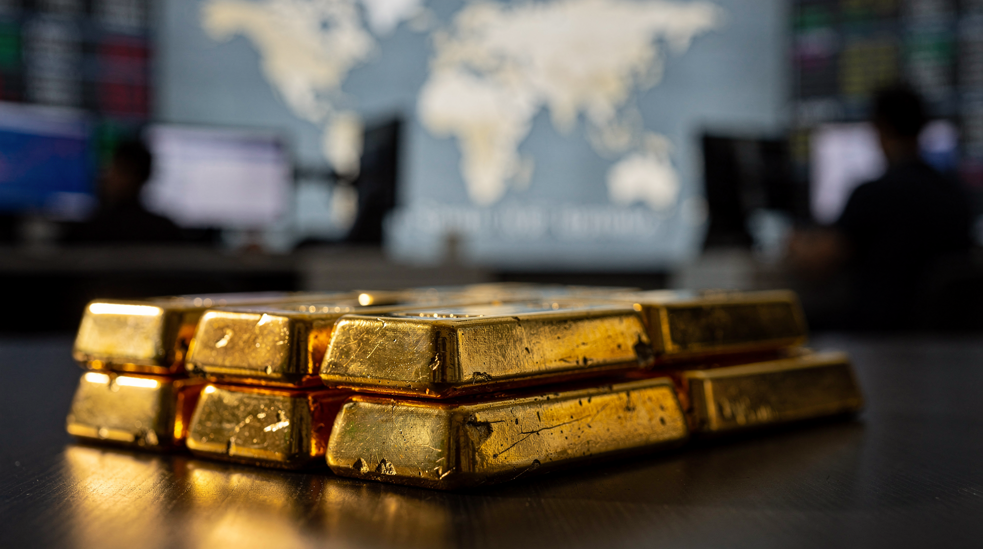 Gold Gains on Hormuz Tensions: What Investors Need to Know